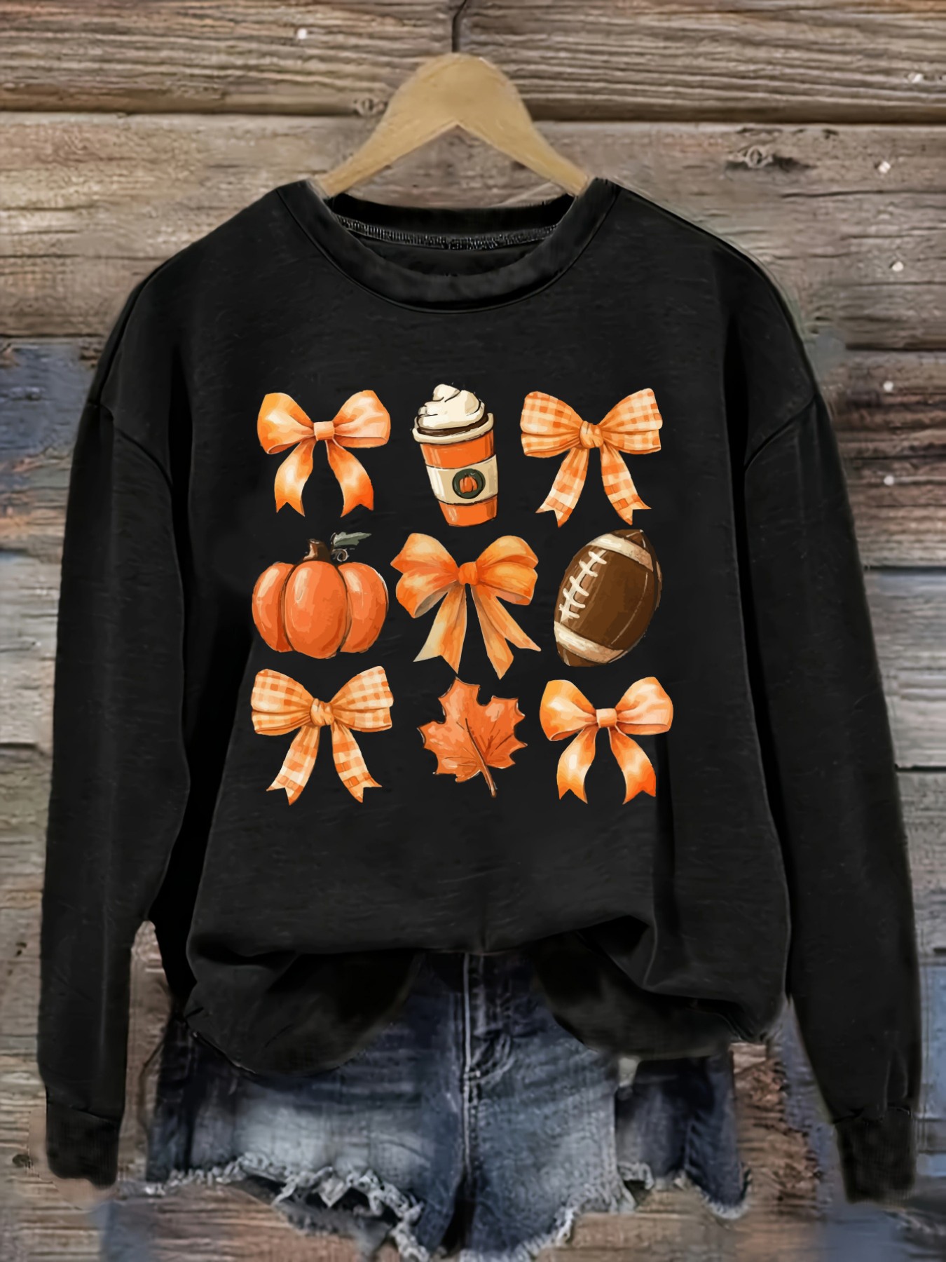 Coffee & Tea Difabis - เสื้อยืดแขนยาวคอกลมลำลองสำหรับผู้หญิง ลายชามฟักทอง กาแฟ ใบไม้ และลูกฟุตบอล เสื้อผ้าผู้หญิงคอกลม